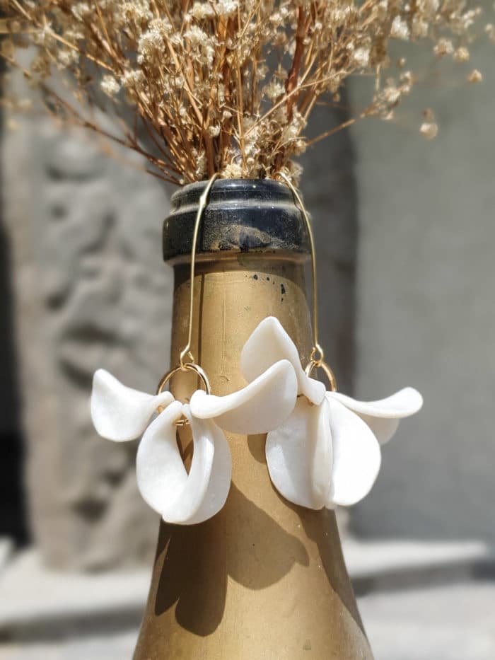 White Pink Primarosa Earrings by Mandarina by Dre | Inspire Me Latin America