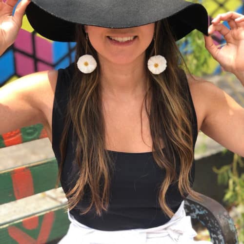 Raffia Flor Earrings by Mereketé | Inspire Me Latin America