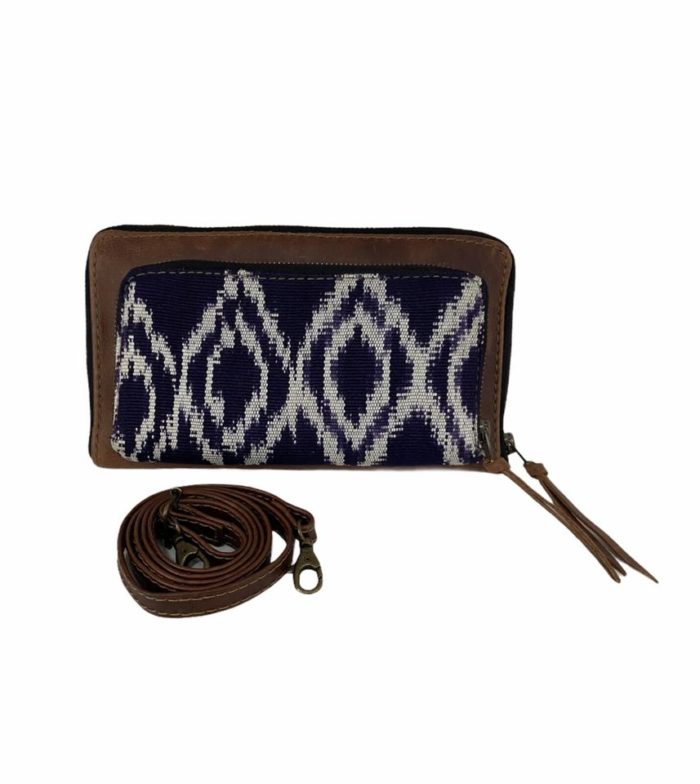 Amaite Convertible Clutch by Poncho's Bags | Inspire Me Latin America